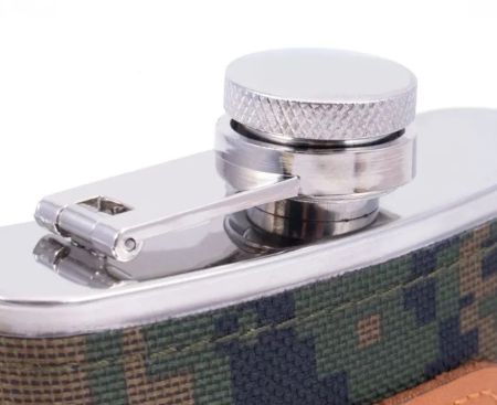 Фляга Следопыт оплетка из oxford camo pixel 240 мл